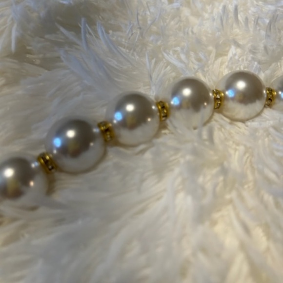 Pearls Handle Bag Charm - Picture 7 of 8